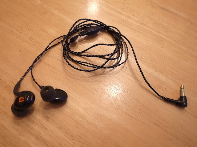 イヤホン修理/5極バランス化/各種プラグ交換　目黒のお客様