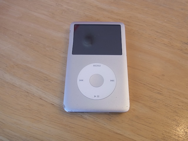 ipod classic/任天堂3DS/Wii Uのgamepad修理　池袋のお客様