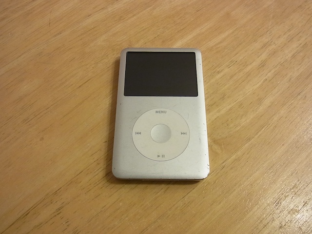 ipod classic大容量化/イヤホン/任天堂3DS修理　新宿のお客様