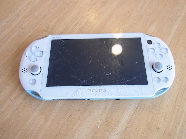 PSVITA2000/任天堂3DS/ipod classic修理　綾瀬のお客様