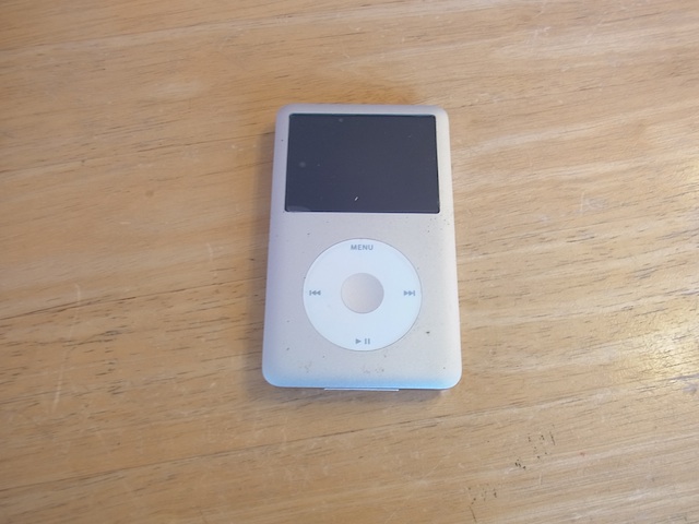 ipod classicイヤホン故障/ipod touch5/任天堂3DS修理　練馬のお客様