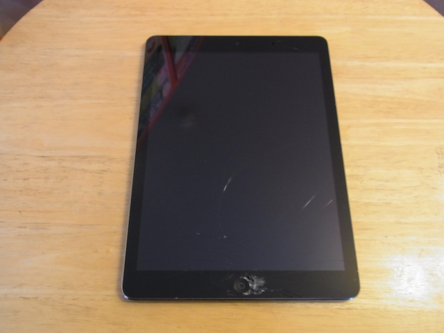 宇部のお客様よりipad airの宅配修理がありました。