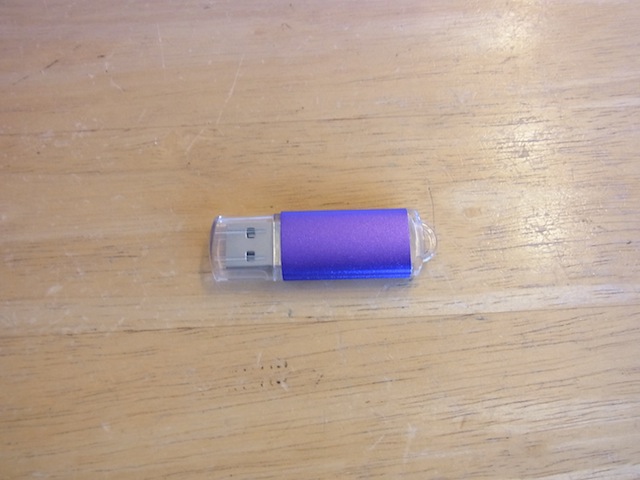 USBメモリデータ復旧　目黒のお客様よりご来店がありました。