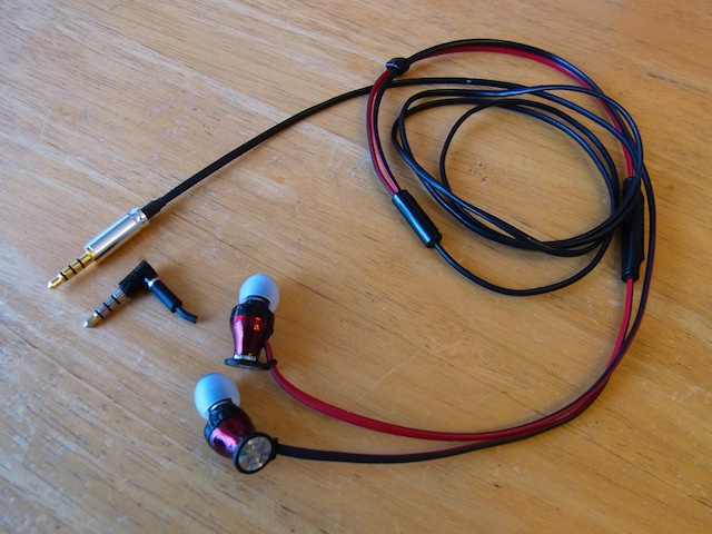 渋谷のお客様　イヤホン/ipod classic/ipod nano7宅配修理　郵送キットあります！