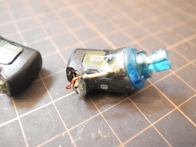 10pro　イヤホンシェル故障修理　渋谷のお客様　郵送キット発送