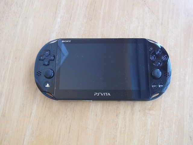甲府のお客様 PSvita2000ボタン故障 宅配修理