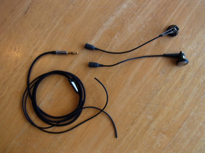 イヤホン　修理/MMCX化/シェル割れ修理　静岡県のお客様