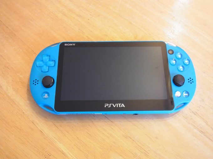 幕張のお客様より宅配修理 PSvita2000液晶修理