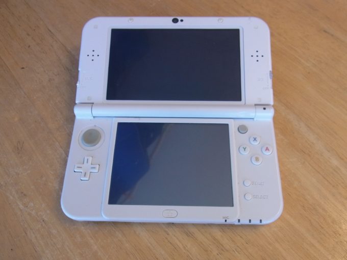三島市から宅配修理　任天堂3DS充電故障修理