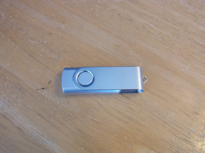 高円寺からご来店 USBメモリ 格安データ復旧