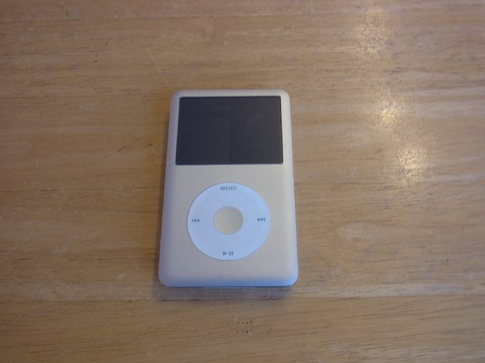 吉祥寺のお客様　iPod classic電源落ちる　修理のご案内
