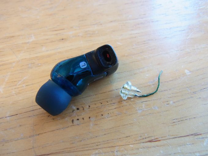 埼玉のお客様　イヤホン脱着部分故障/シェル割れ修理　宅配キット発送