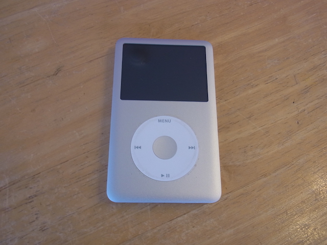 伊丹市のお客様　iPod classicバッテリー交換修理　宅配キット発送