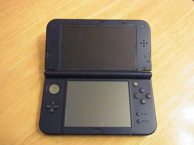 常滑市から宅配修理　任天堂3DS下液晶故障　宅配修理 