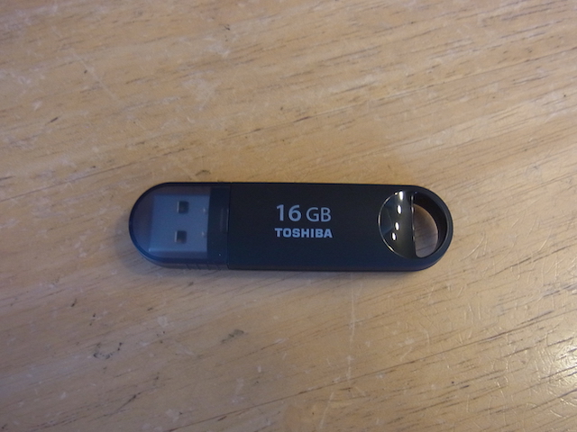 立川からご来店　USBメモリ/持ち込みデータ復元 