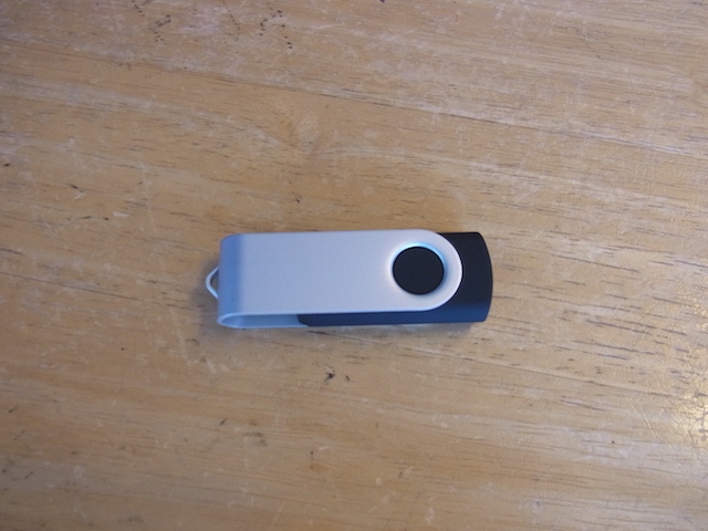 中野からご来店 USBメモリデータ消えた/持ち込みデータ復元