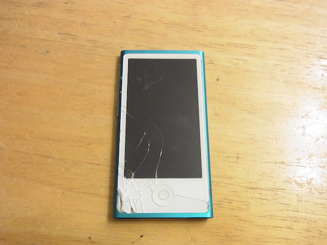久喜市のお客様　iPod nano7故障　宅配キットで簡単修理