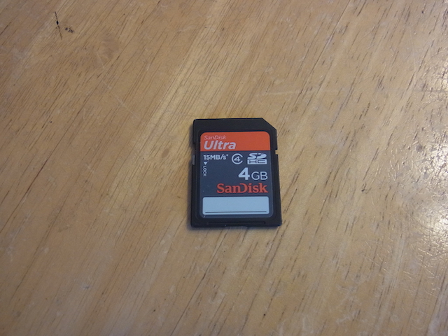 立川からご来店 デジカメSDカード/データ復元予約