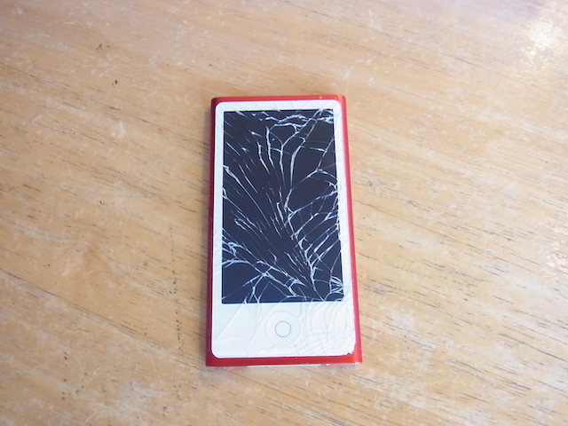 久喜市のお客様　iPod nano7画面割れ修理　簡単宅配キット