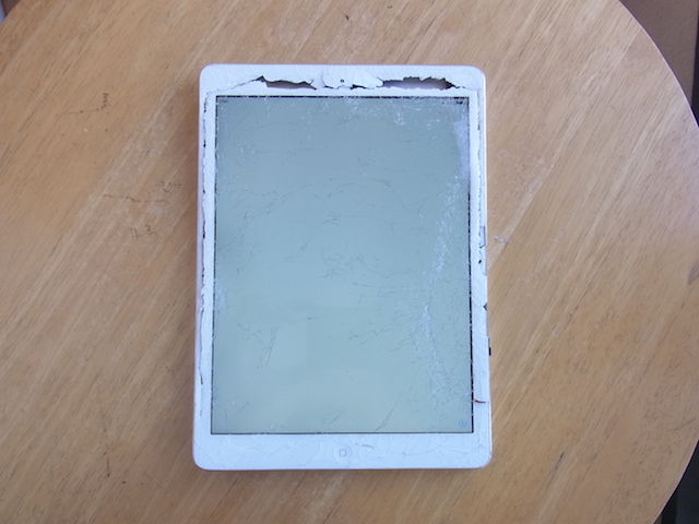 阿佐ヶ谷のお客様　画面割れiPad買取　来店予約