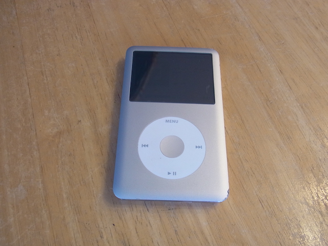 久喜市のお客様　iPod classicデータが消える　宅配キットで簡単修理