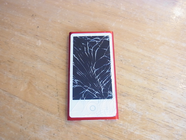 綾瀬のお客様　iPod nano7画面割れ故障　宅配キットで簡単修理