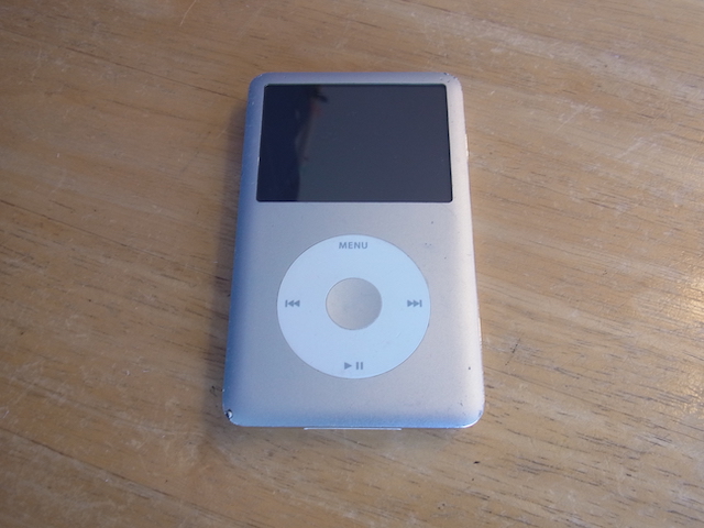横浜のお客様　iPod classicデータ取り出し　宅配キットで簡単修理