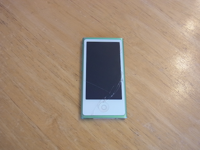 静岡市のお客様　iPod nano7画面割れ故障　宅配キットで簡単修理