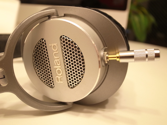 ヘッドホン脱着カスタムと修理　神奈川のお客様