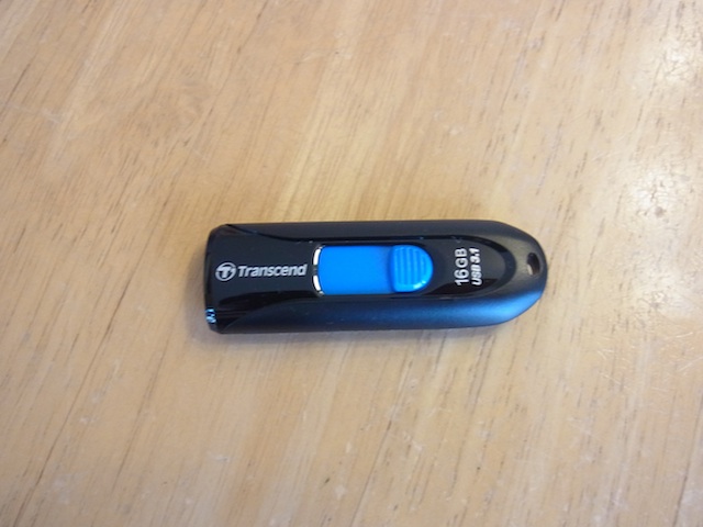 USBメモリ持ち込みデータ復元　西葛西からご来店