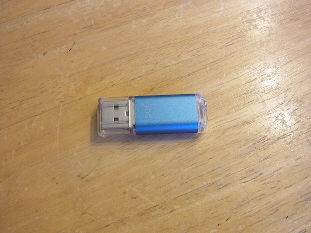 千歳烏山からご来店　USBメモリ持ち込みデータ復元