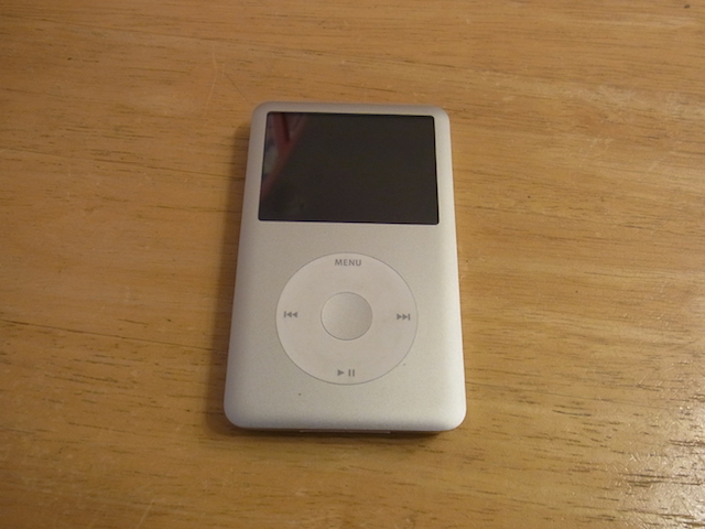小岩のお客様　iPod classic宅配修理なら！　宅配キットで簡単修理