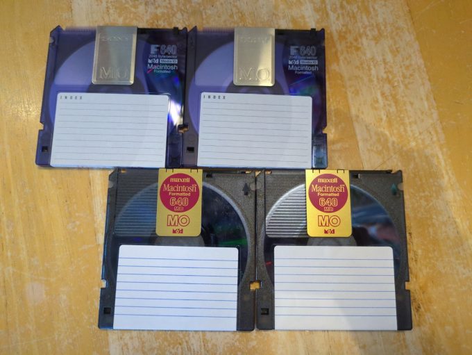 横浜からお問い合わせ　Mac/MOデータの取り出し