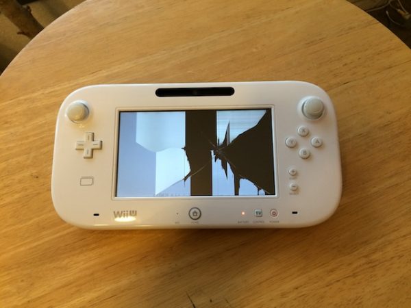 Wii Uのgamepad・PSVITA修理 【スマートファボ新所沢】