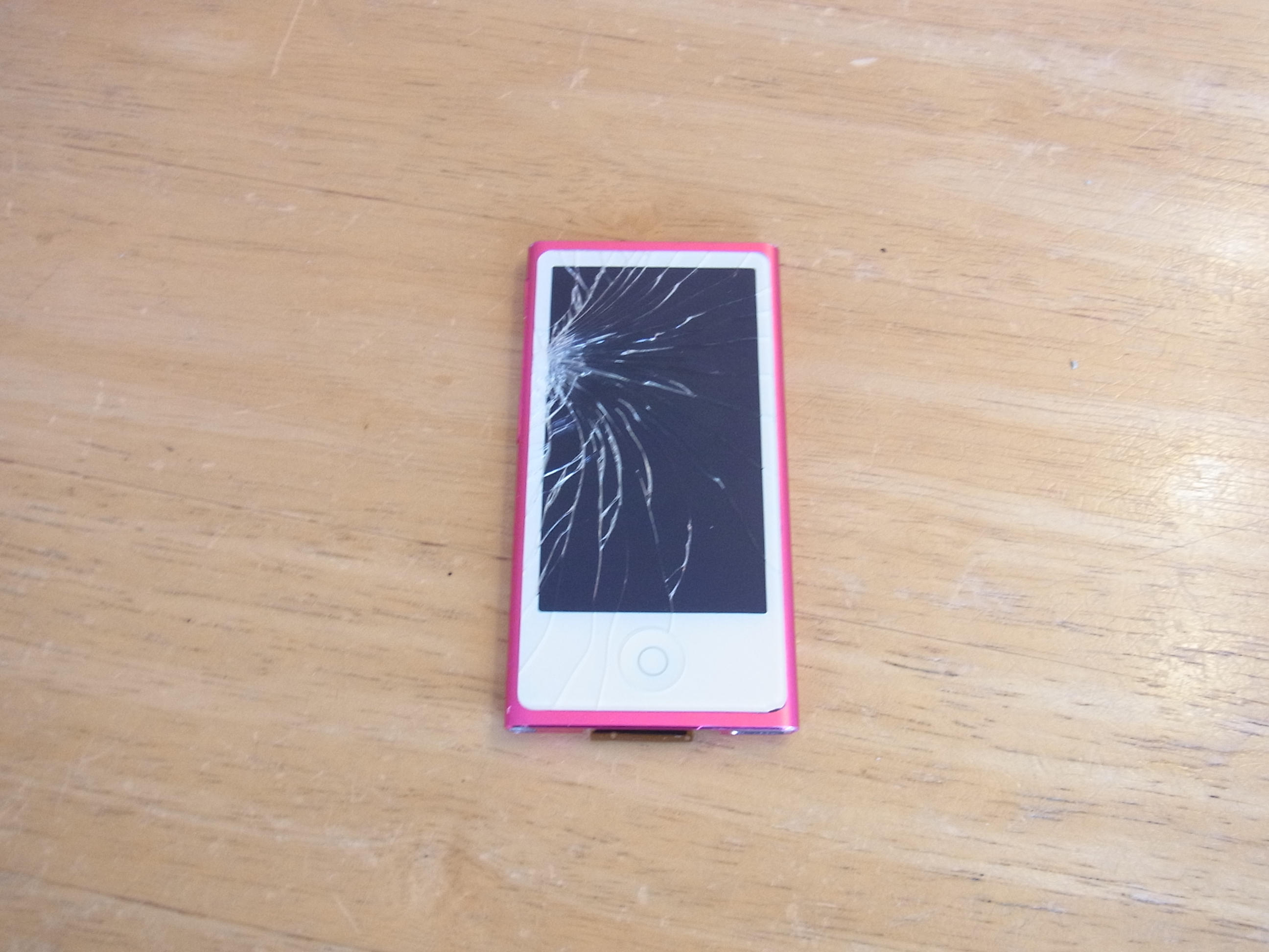新所沢でipod nano7/iphone6sの修理やってます！ 