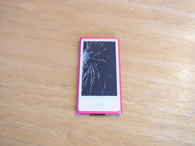 拝島からご来店　iPod nano7画面故障　預かり修理