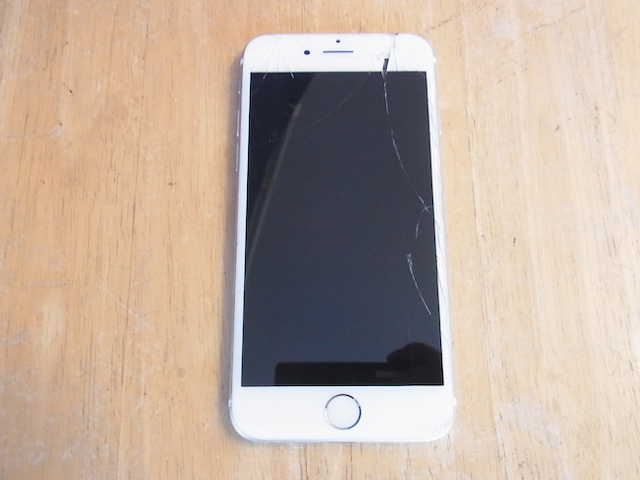新所沢のお客様　iPhoneの画面が割れて困っていませんか？