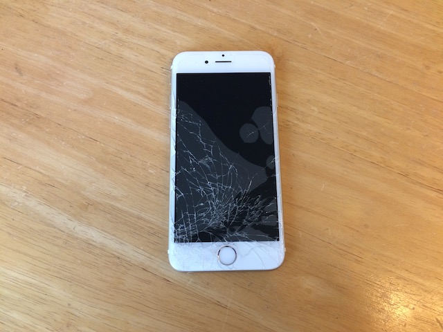 iPhone画面故障修理 狭山市のお客様