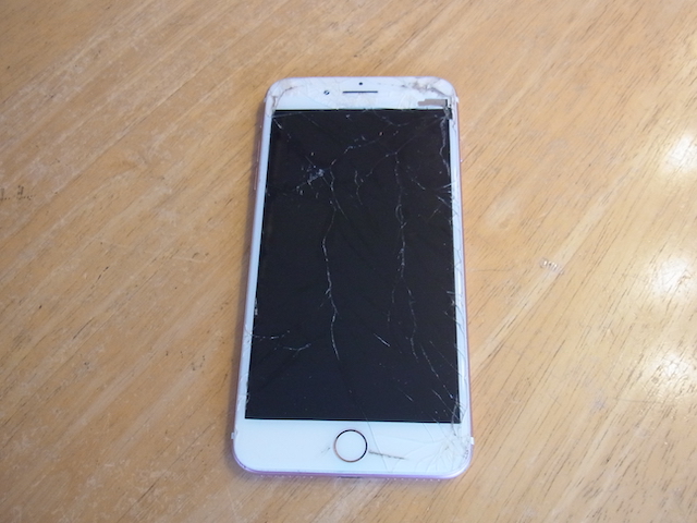 iPhone画面故障 持ち込み修理予約 狭山市のお客様
